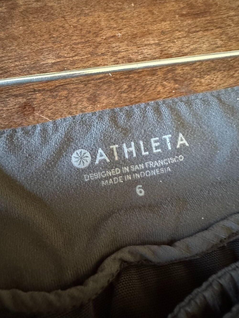 atletha shortie size 6 stretch back zipper pocket